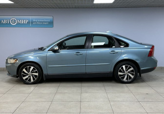 Подержанный автомобиль Volvo S40 2008 года (8 фото)