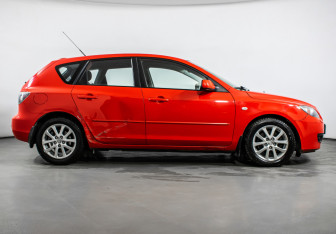 Подержанный автомобиль Mazda 3 Hatchback 2008 года (4 фото)