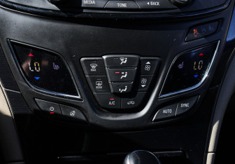 Подержанный автомобиль Opel Insignia Wagon 2014 года (22 фото)
