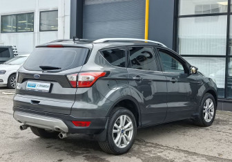 Подержанный автомобиль Ford Kuga 2018 года (5 фото)