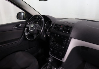 Подержанный автомобиль Skoda Yeti 2012 года (10 фото)