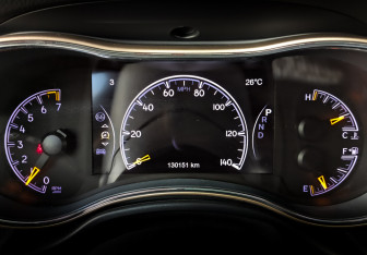 Подержанный автомобиль Jeep Grand Cherokee 2016 года (13 фото)