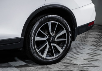 Подержанный автомобиль Nissan X-Trail 2021 года (15 фото)
