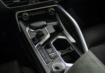 Подержанный автомобиль Geely Tugella 2023 года (20 фото)