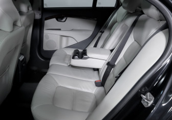 Подержанный автомобиль Volvo S80 2014 года (10 фото)