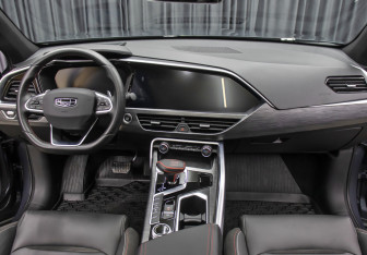 Подержанный автомобиль Geely Tugella 2023 года (12 фото)