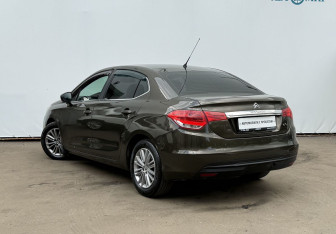 Подержанный автомобиль Citroen C4 Sedan 2013 года (7 фото)