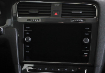 Подержанный автомобиль Volkswagen Golf Hatchback 2018 года (9 фото)