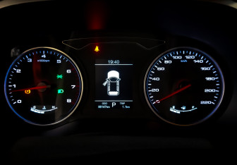 Подержанный автомобиль Москвич 3 2023 года (13 фото)