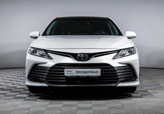 Подержанный автомобиль Toyota Camry Sedan 2022 года (2 фото)