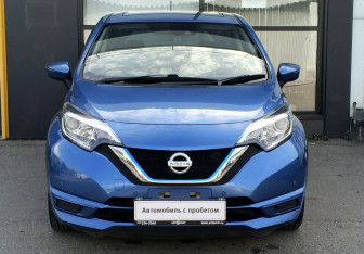 Подержанный автомобиль Nissan Note 2018 года (2 фото)