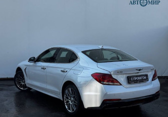 Подержанный автомобиль Genesis G70 2018 года (6 фото)