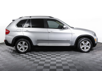 Подержанный автомобиль BMW X5 2009 года (4 фото)