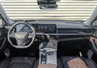 Подержанный автомобиль Exeed VX 2023 года (14 фото)