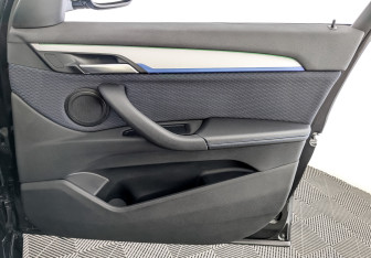 Подержанный автомобиль BMW X1 2020 года (24 фото)