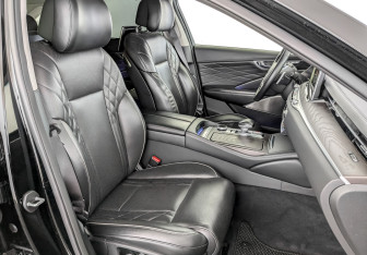 Подержанный автомобиль Kia K900 2022 года (24 фото)