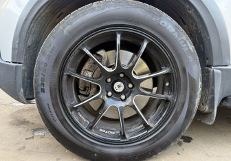 Подержанный автомобиль Volvo XC90 2005 года (9 фото)