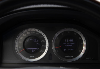 Подержанный автомобиль Volvo S80 2010 года (9 фото)