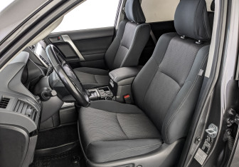 Подержанный автомобиль Toyota Land Cruiser Prado 2021 года (20 фото)