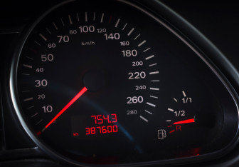 Подержанный автомобиль Audi Q7 2009 года (18 фото)