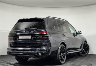 Новый BMW X7 2025 (2 фото)