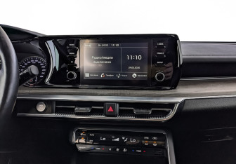 Подержанный автомобиль Kia K5 2021 года (17 фото)
