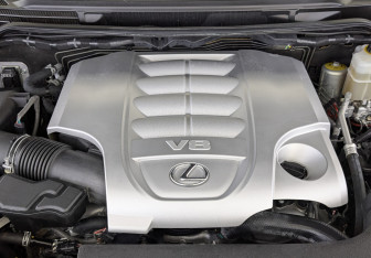 Подержанный автомобиль Lexus LX 2018 года (9 фото)