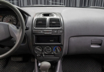 Подержанный автомобиль Hyundai Accent Sedan 2007 года (15 фото)