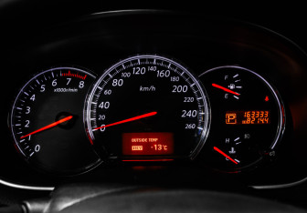 Подержанный автомобиль Nissan Teana 2010 года (10 фото)