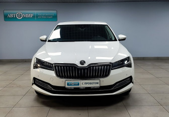 Подержанный автомобиль Skoda Superb Liftback 2019 года (2 фото)