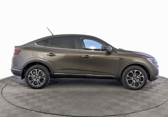 Подержанный автомобиль Renault Arkana 2019 года (4 фото)