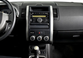 Подержанный автомобиль Nissan X-Trail 2012 года (10 фото)