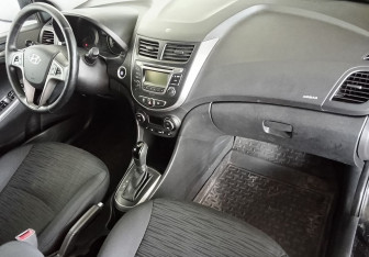 Подержанный автомобиль Hyundai Solaris Sedan 2016 года (11 фото)