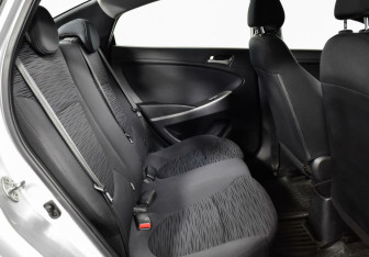 Подержанный автомобиль Hyundai Solaris Sedan 2015 года (10 фото)