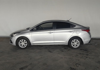 Подержанный автомобиль Hyundai Solaris Sedan 2017 года (7 фото)