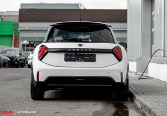 Новый MINI Hatch 2024 (4 фото)