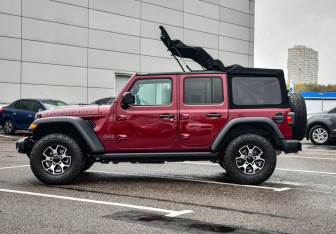 Подержанный автомобиль Jeep Wrangler 2021 года (24 фото)