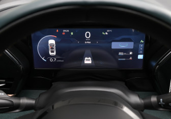 Подержанный автомобиль Geely Monjaro 2023 года (13 фото)