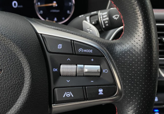 Подержанный автомобиль Genesis G70 2020 года (27 фото)