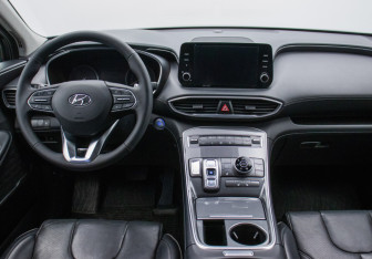 Подержанный автомобиль Hyundai Santa Fe 2021 года (13 фото)