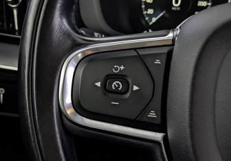 Подержанный автомобиль Volvo XC60 2021 года (28 фото)