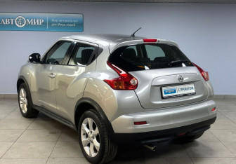 Подержанный автомобиль Nissan Juke 2012 года (7 фото)