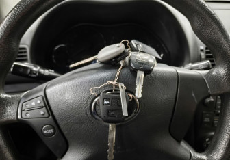 Подержанный автомобиль Toyota Avensis Sedan 2007 года (16 фото)