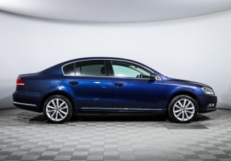 Подержанный автомобиль Volkswagen Passat Sedan 2011 года (4 фото)