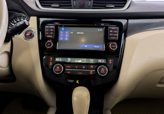 Подержанный автомобиль Nissan X-Trail 2016 года (15 фото)