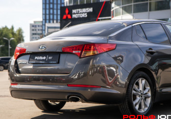 Подержанный автомобиль Kia Optima Sedan 2012 года (14 фото)