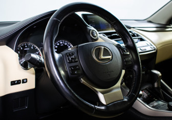 Подержанный автомобиль Lexus NX 2016 года (17 фото)