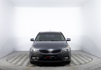 Подержанный автомобиль Kia Ceed Hatchback 2011 года (2 фото)