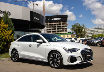 Подержанный автомобиль Audi A3 Sedan 2022 года (2 фото)