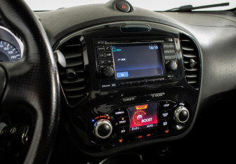 Подержанный автомобиль Nissan Juke 2011 года (15 фото)